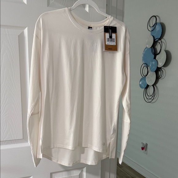 The North Face Tops - The North Face Women’s Off-White Long Sleeve Tee